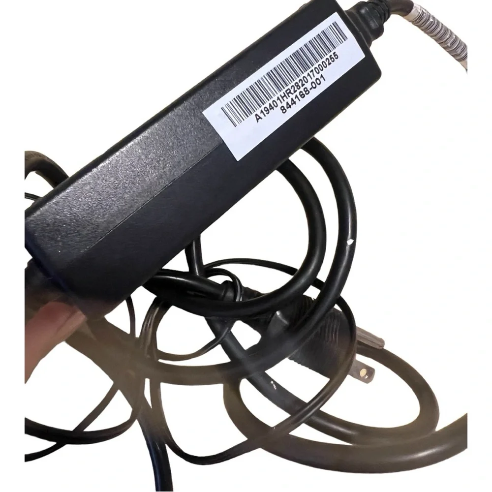 Computer screen cable in great condition